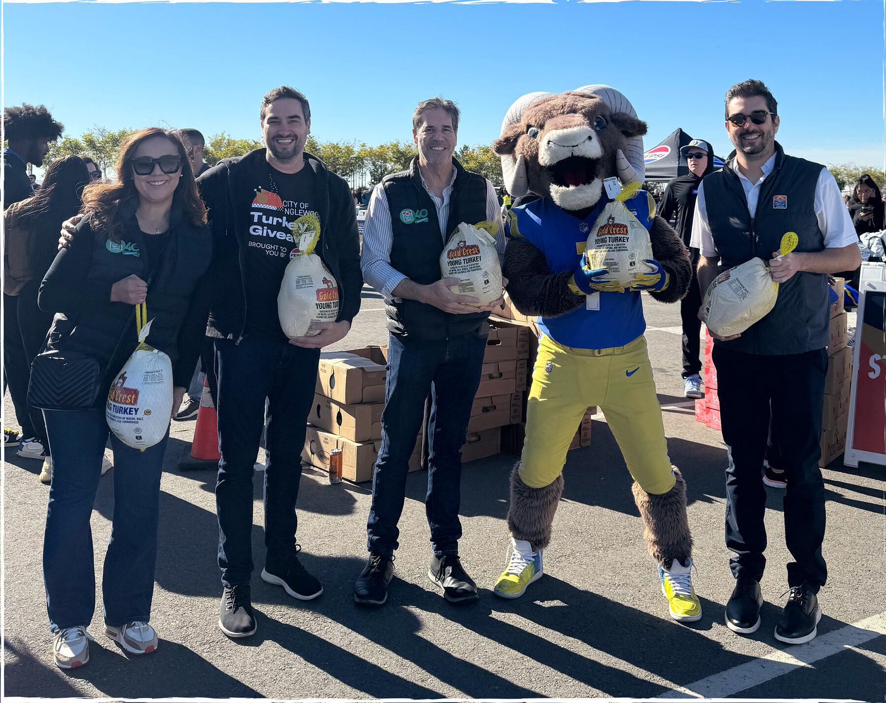 An early Don Lee Farms turkey giveaway