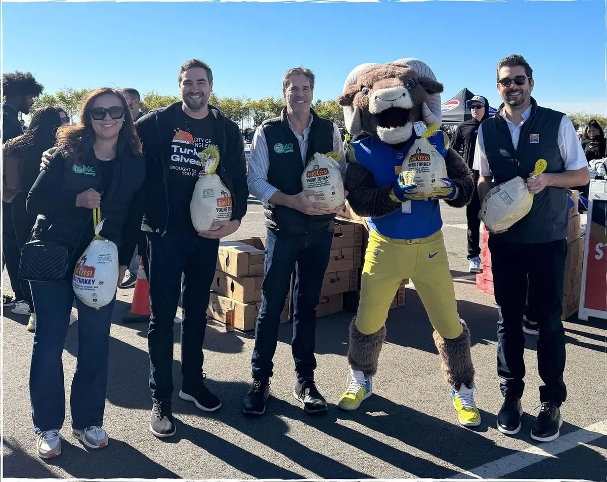 An early Don Lee Farms turkey giveaway